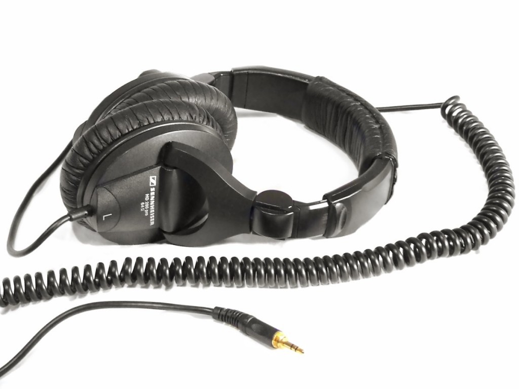 Sennheiser HD 280 PRO Headphones 01