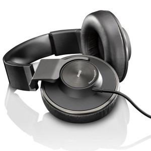 AKG K550