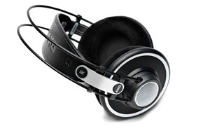 AKG K702